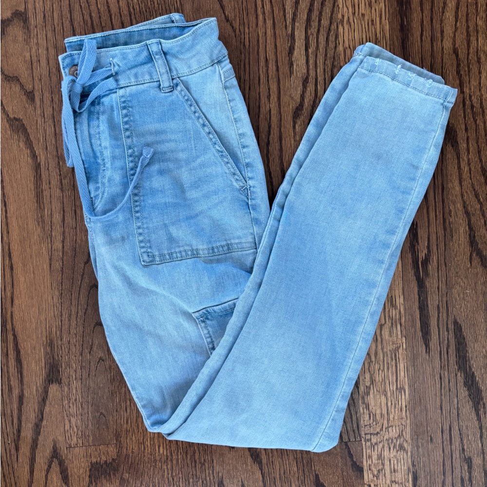 Sincerely Jules Light Wash Women's Cargo- Style Jeans Size 3/26